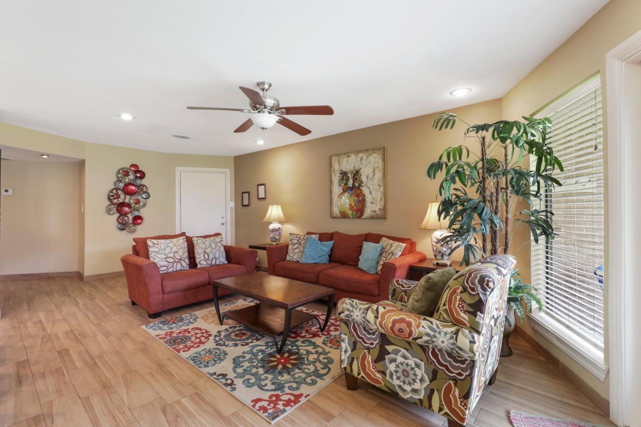 Ground Floor Beachfront Beauty! Steps To The Beach And Pool South Padre Island Exterior foto
