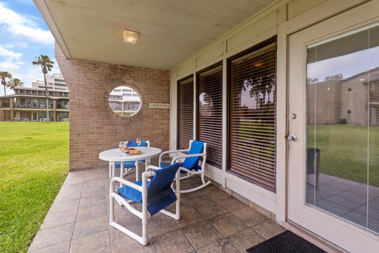 Ground Floor Beachfront Beauty! Steps To The Beach And Pool South Padre Island Exterior foto