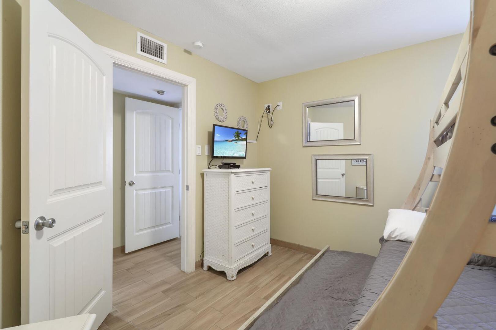 Ground Floor Beachfront Beauty! Steps To The Beach And Pool South Padre Island Habitación foto