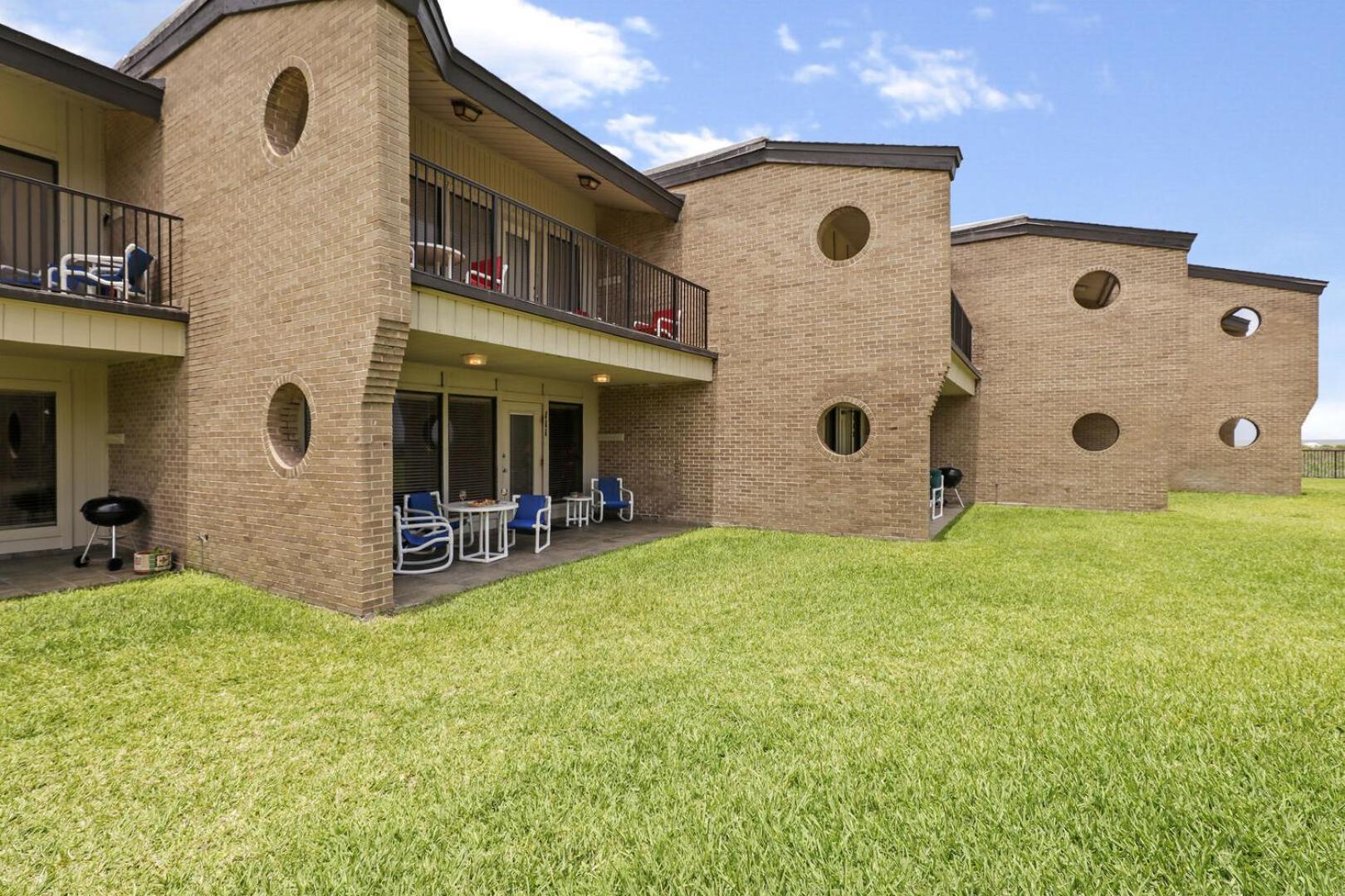 Ground Floor Beachfront Beauty! Steps To The Beach And Pool South Padre Island Habitación foto
